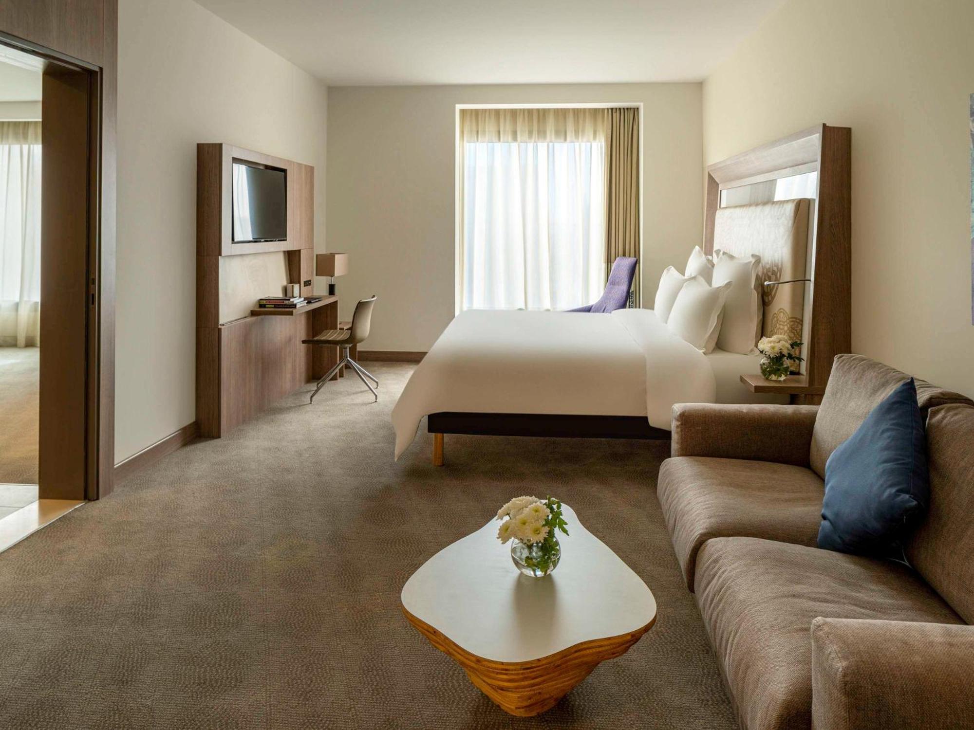 Novotel Jeddah Tahlia Экстерьер фото