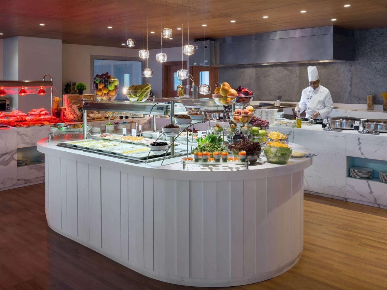 Novotel Jeddah Tahlia Экстерьер фото